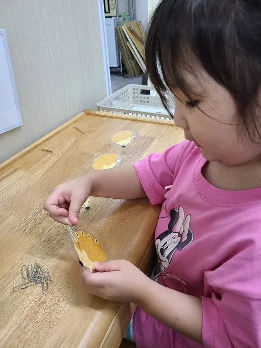 個別療育のゆめラボ 観音教室【月曜日～土曜日開所・体験見学受付中！】/クリップをしたよ🦔