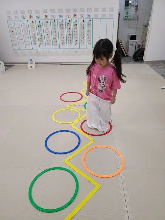 個別療育のゆめラボ 観音教室【月曜日～土曜日開所・体験見学受付中！】/袋ジャンプをしたよ🌠