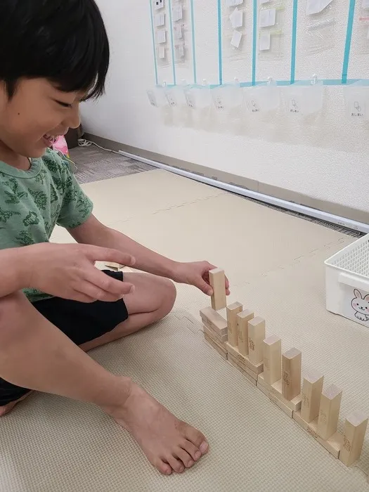 個別療育のゆめラボ 観音教室/ドミノ倒しをしたよ❗