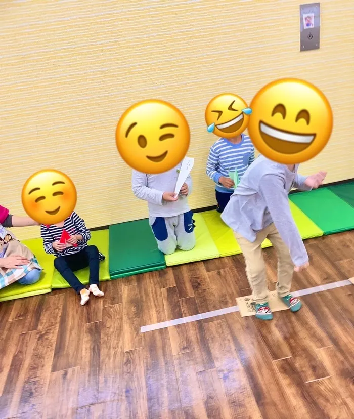 One step smile 徳延教室/『紙ひこうきで遊ぼう』