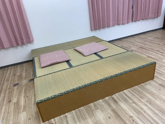 くつろいだりちょっとお休みしたり。畳コーナー。