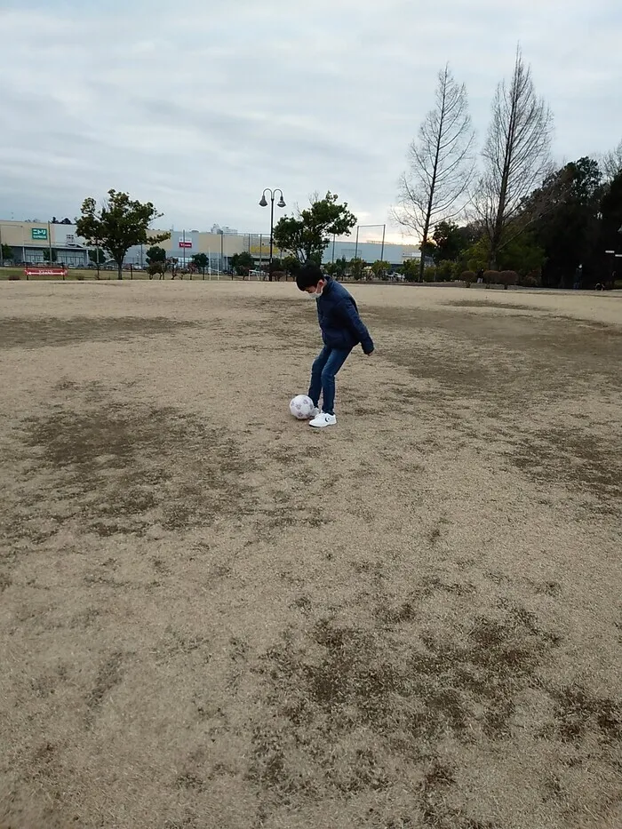 ドットジュニア 浜野 第１教室/外でからだを動かしました⚽💨✨