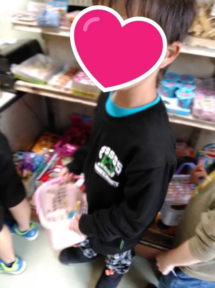 放課後デイサービスtoiro　小田原/駄菓子屋さんへお買い物に行こう♪