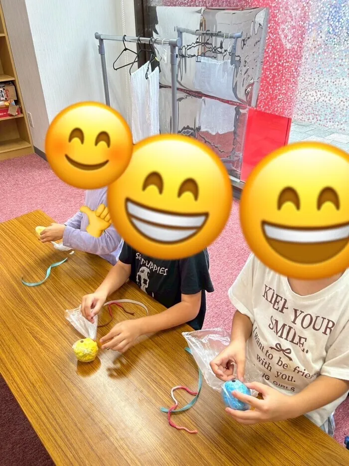 アスウィズ2 言語聴覚士が2人常勤。　言語の個別療育に自信あり/大分市・アスウイズ・放課後デイ・てるてる坊主作り