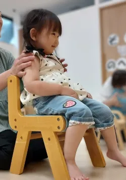 てらぴぁぽけっと鎌ケ谷教室/正しい着席姿勢を作る(着席コンプライアンス)