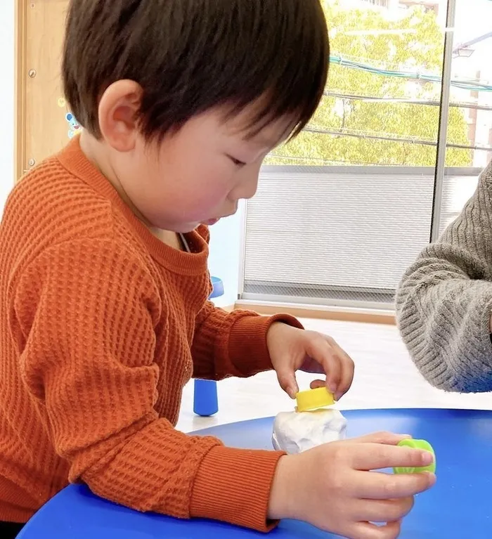 こぱんはうすさくら名古屋緑教室/紙粘土雪だるま