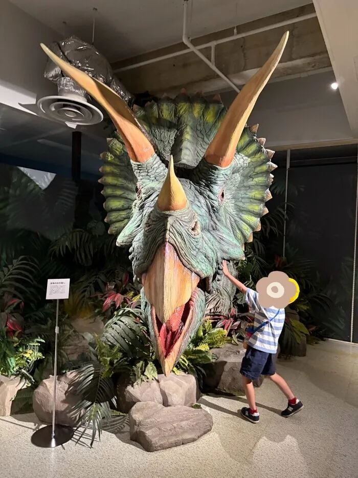 ここいろキッズ虹/大迫力の恐竜に大興奮！🦖