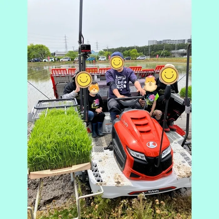 ぴっぴ新田/GPSで自動運転！　最新田植え機に乗ったよ♪田植え体験その②