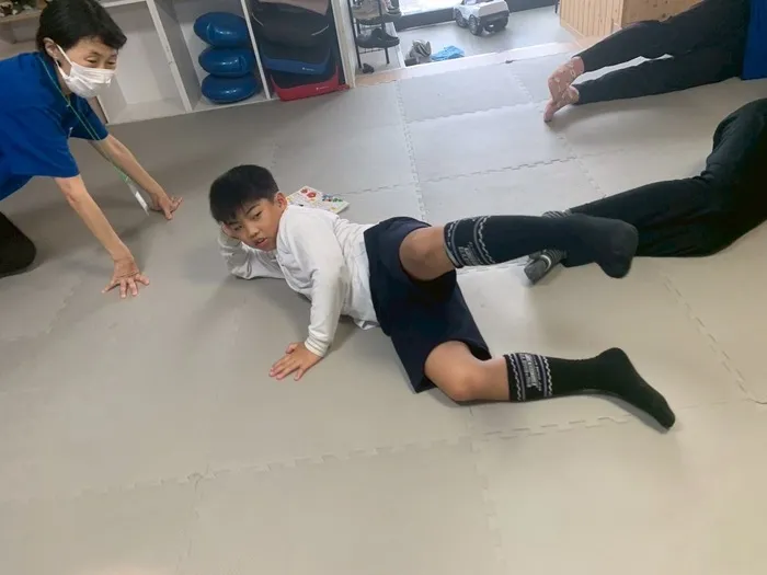 ライズ児童デイサービスひらのの家/腹筋を鍛えよう！