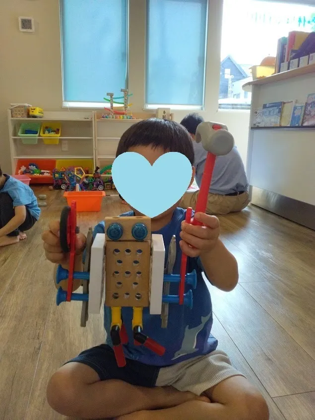 イーライフジュニア・スマイル/自由遊び～強そうなロボット～