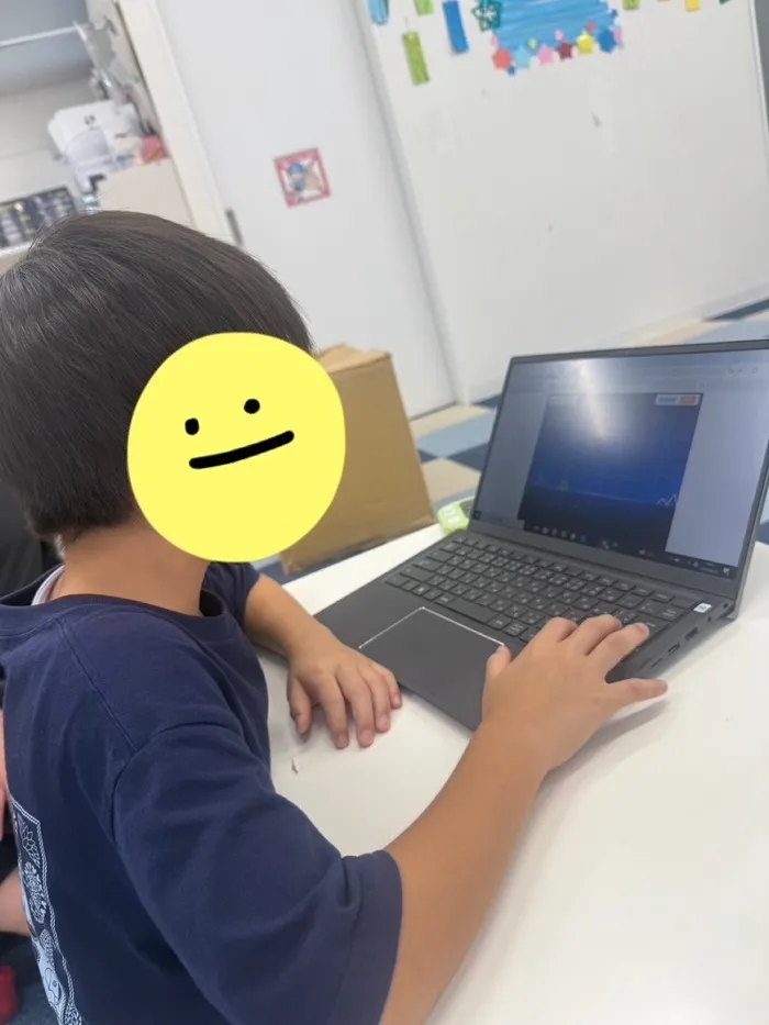 ふれあい児童発達支援・放課後等デイサービス　妙典教室/パソコンゲームに夢中💻👾