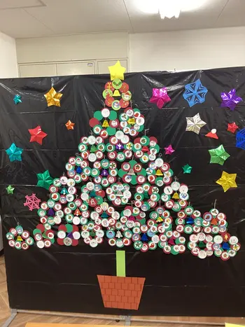 YCCもこもこ豊中教室/みんなで作った大きなクリスマスツリー