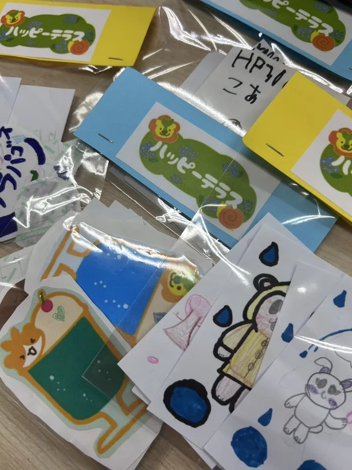 ハッピーテラス春日部教室/フレークシールを作ろう🌟