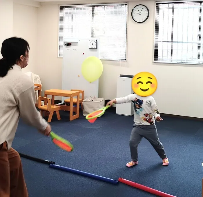 ぐらんつきっず/風船テニスで身体の使い方を学びます🎈🎾