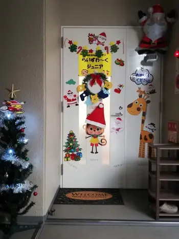 らいずわ～くジュニア/玄関クリスマス飾り作り🎄