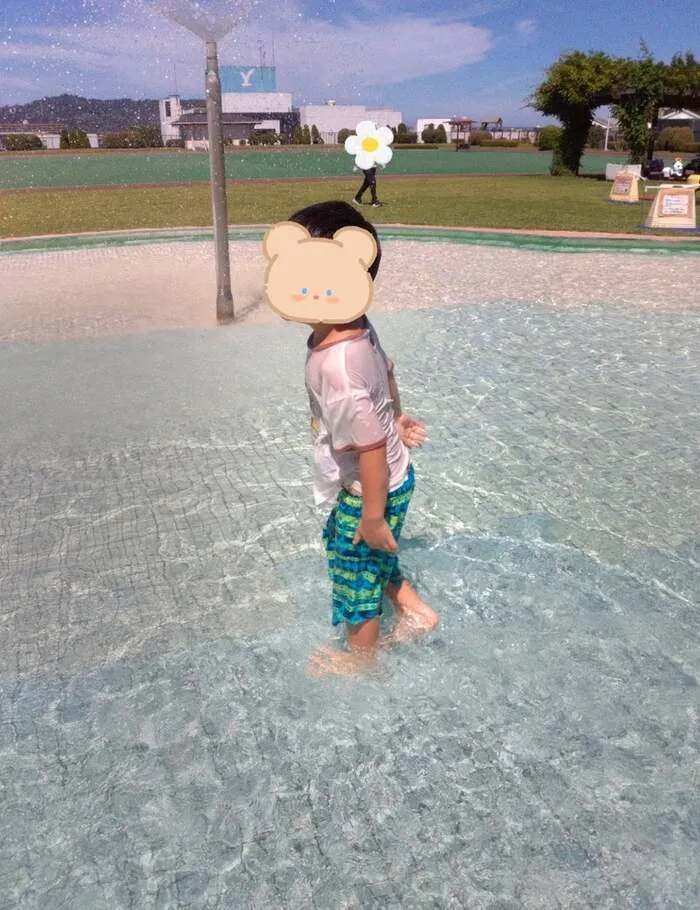 放課後デイサービスtoiro二宮/きらり公園で水遊び♪