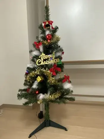 ぷろらぼ【プログラミング教育・音楽活動・送迎あり】/クリスマスツリーの飾り付けを行いました♪