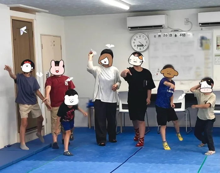 感覚統合スタジオ　ワールドキッズ　大宮/✈️紙飛行機作りに挑戦！🌤️