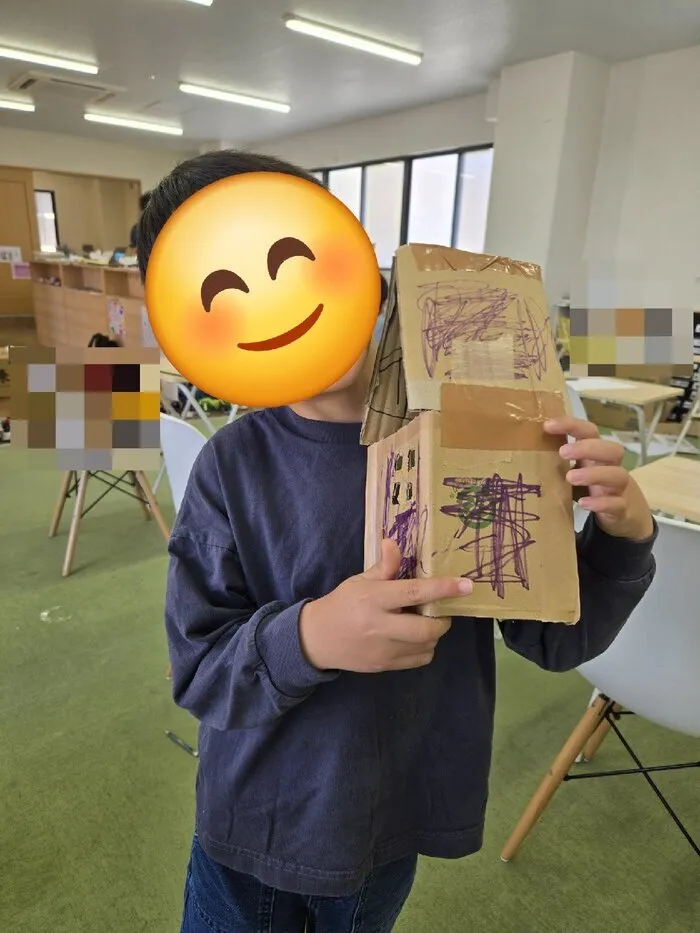 〜就労自立準備型放課後等デイサービス〜　For happiness 宮崎＆SoL/第2回段ボール工作！！