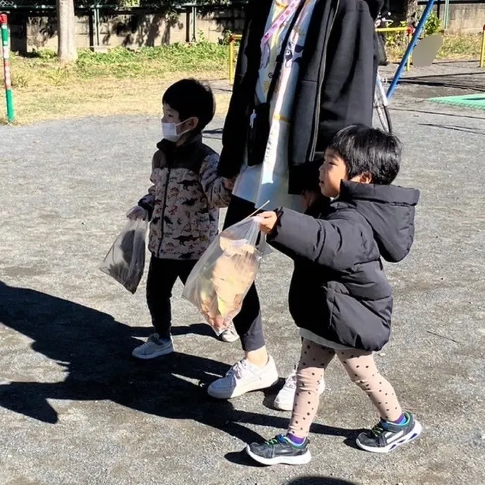  【こぱんはうすさくら川崎大島教室】午前中の未就園児と就園児の土日に空きあります。/葉っぱ探し