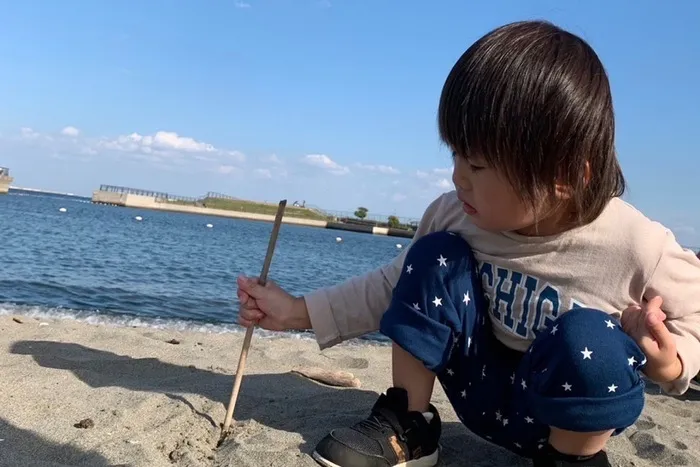  【こぱんはうすさくら川崎大島教室】午前中の未就園児と就園児の土日に空きあります。/海でもお絵描き