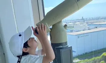  【こぱんはうすさくら川崎大島教室】午前中の未就園児と就園児の土日に空きあります。/望遠鏡を覗いて