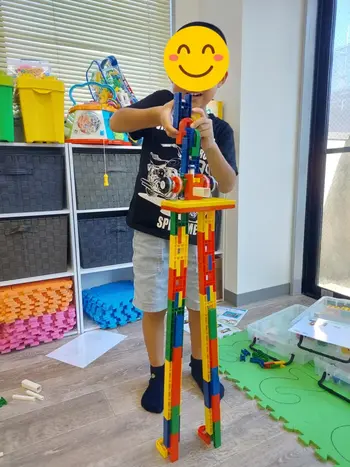 【できた！を育む】児童発達支援・放課後等デイサービス「sora」/背の高いロボットを作ろう！