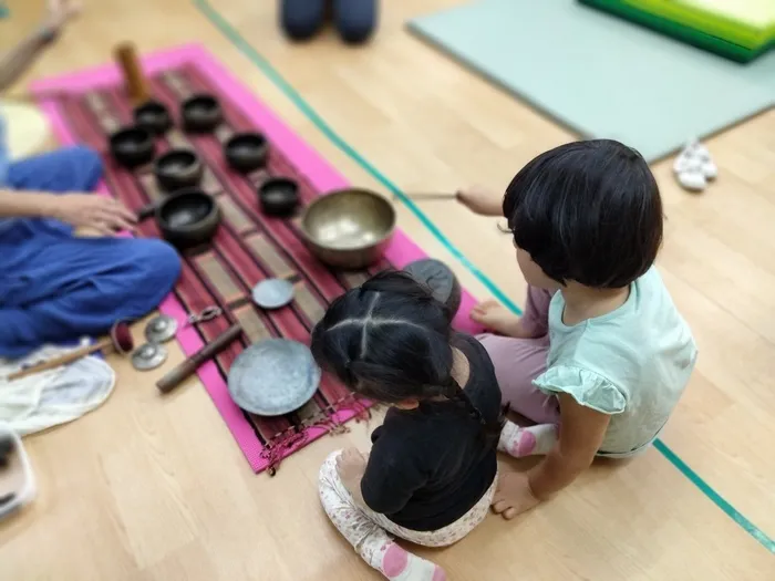 ひまわりプラス石屋川教室/🌻外国の楽器に触れてみよう🌻