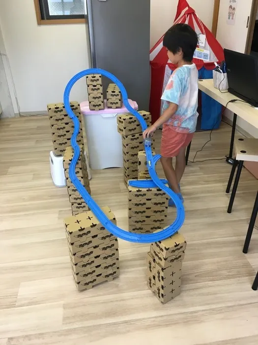 宮城県塩釜で生まれた「ダンブロック」を導入しています。