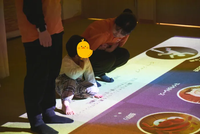 ホップステップ放課後等デイサービス鶴見校/大画面でワクワク🥺