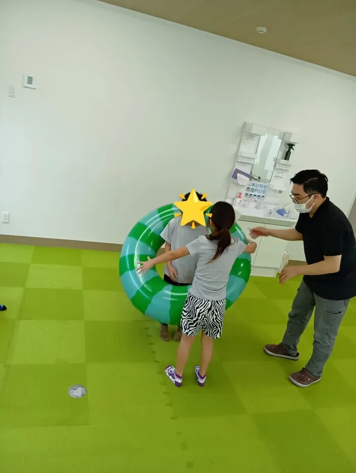 ぱんだキッズ柏原/ギネスに挑戦～浮き輪くぐり～