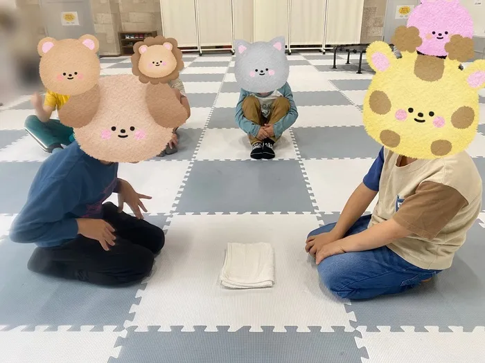 児童発達支援・放課後等デイサービス　すたーりー八尾/タオル取りで勝負🔥