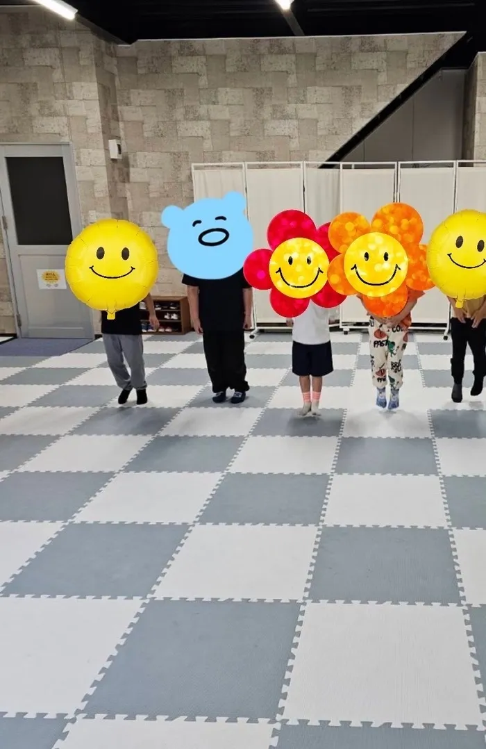 児童発達支援・放課後等デイサービス　すたーりー八尾/よく聞いて！　信号ゲーム🚥