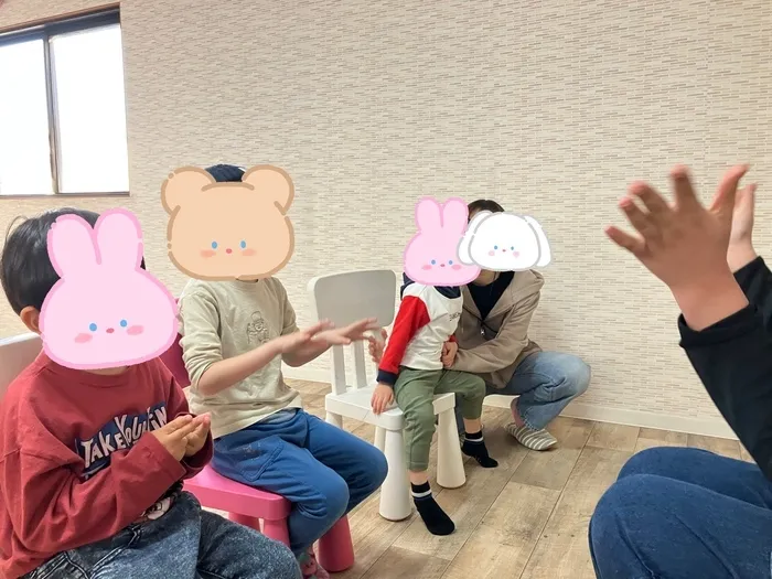 《2024年2月オープン　空きあり》　ふらっぷす（児童発達支援・放課後等デイサービス）/手遊び🐥