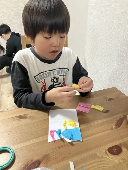 《2024年2月オープン　空きあり》　ふらっぷす（児童発達支援・放課後等デイサービス）/鯉のぼり作り🎏