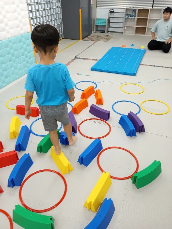 子ども運動教室 LUMO東大阪校/マルチタスクトレーニングで器用にカラダを動かせる！