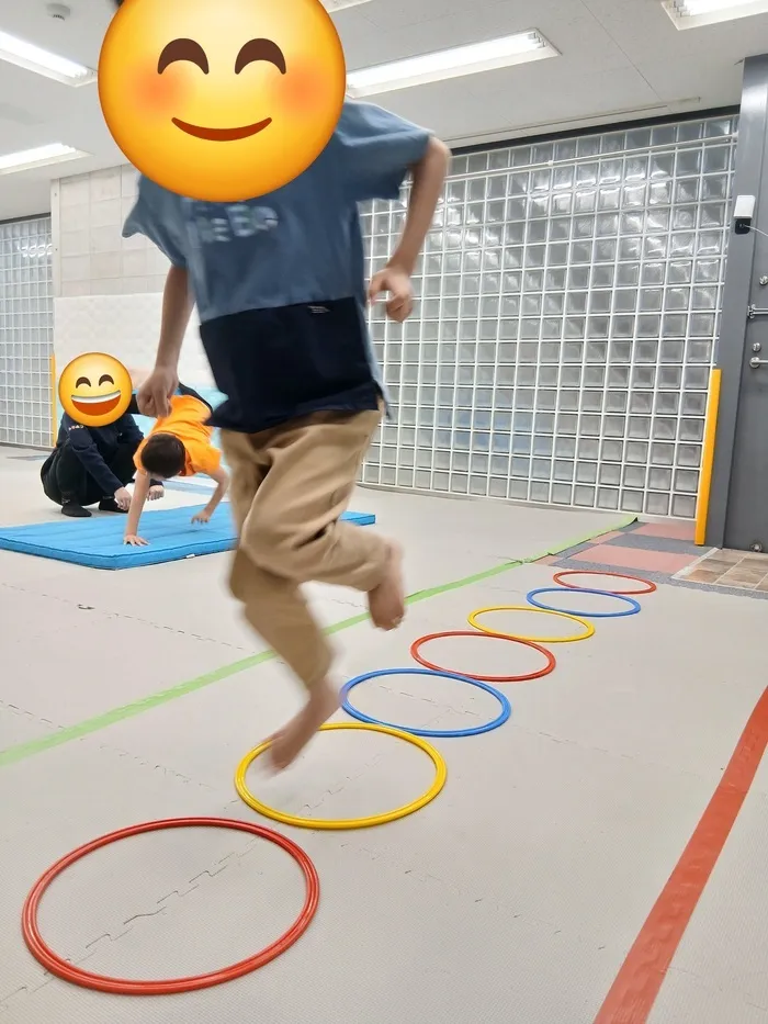 子ども運動教室 LUMO東大阪校/リングを使ったジャンプ！