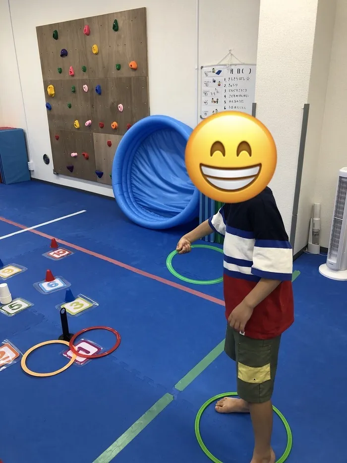 ワールドキッズ大森教室/輪投げで落ち着きのなさを克服！