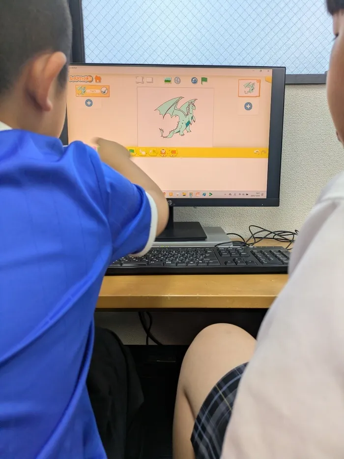 児童発達支援・放課後等デイサービス　アステリつくーる/仲良くプログラミング