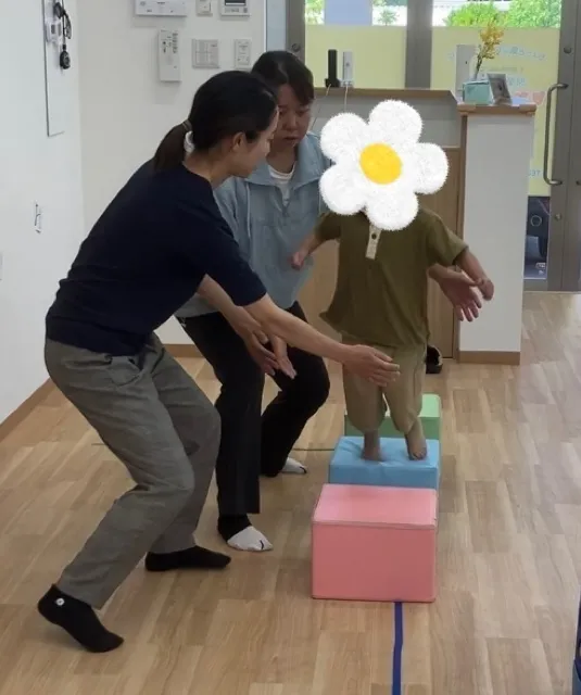 児童発達支援　なかよしくっく/クッションブロック