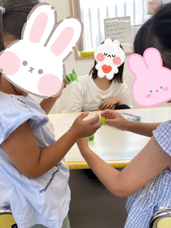 児童発達支援　なかよしくっく/２人で仲良く　「できあがり～」