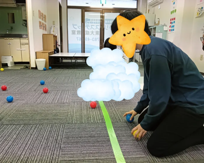 ポラリスステップ東大成教室【空きあり！利用相談受付中！】/🎯慎重にねらえ！ボール玉入れで集中力UP🔥