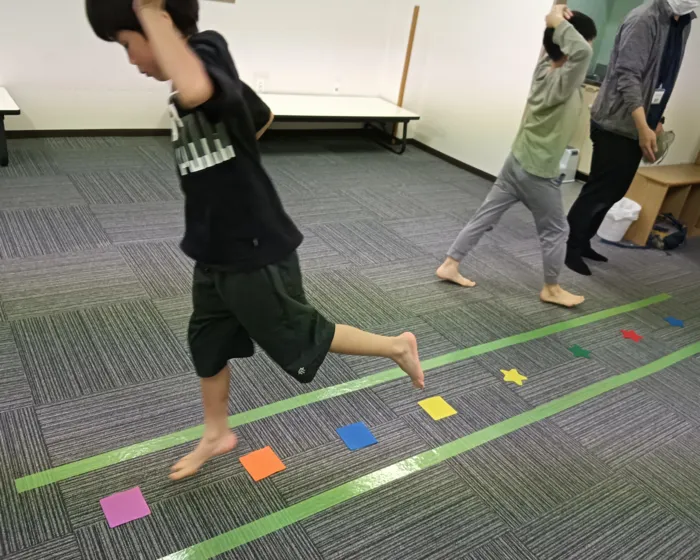【心理士:完全監修】ポラリスステップ東大成教室【空きあり】【24年4月オープン!!】/ジャンプで挑戦！形を見て考えて動こう💨