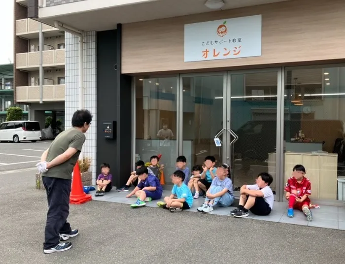 こどもサポート教室オレンジ　児童発達支援｜放課後等ディサービス/【地震想定】みんなで避難訓練！～「静かに」「頭を守って」～