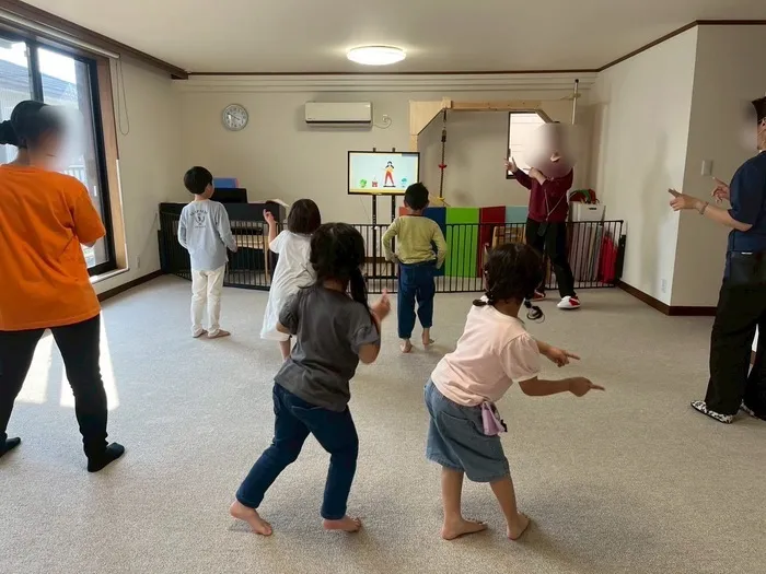 カラカラ　西宮甲子園（児童発達支援・放課後等デイサービス•保育所等訪問支援）/ポケダンス！