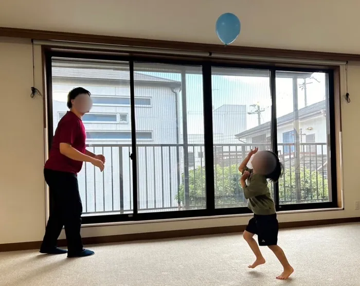 カラカラ　西宮甲子園（児童発達支援・放課後等デイサービス•保育所等訪問支援）/風船遊び