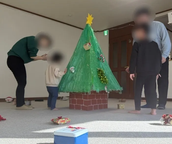 カラカラ　西宮甲子園（児童発達支援・放課後等デイサービス•保育所等訪問支援）/ツリーを飾ろう🎄✨