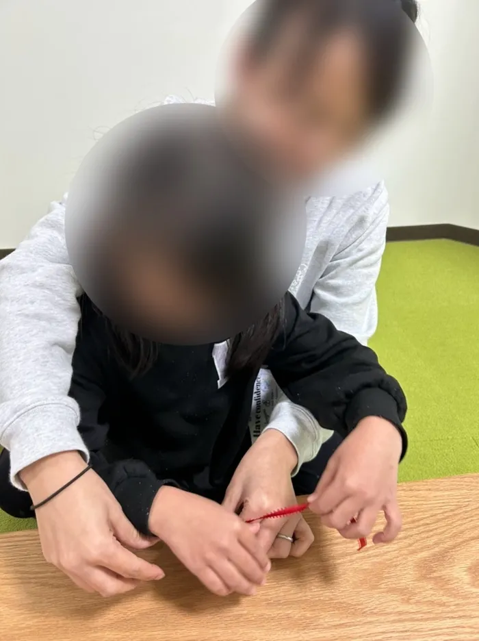 カラカラ　西宮甲子園（児童発達支援・放課後等デイサービス•保育所等訪問支援）/ちょうちょ結びにチャレンジ🎵