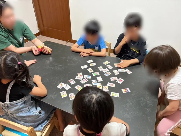 カラカラ　西宮甲子園（児童発達支援・放課後等デイサービス•保育所等訪問支援）/かるたで遊びました！