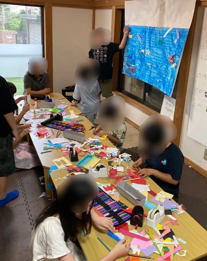 すまいるサムアップ/7月の壁画工作🎨 テーマは「海の生き物を作ろう」🌊